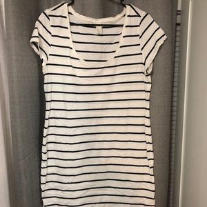 Striped t-shirt dress. Size L. Fitted